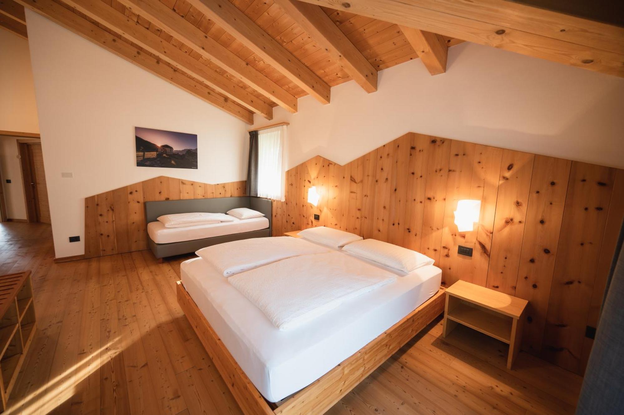 Garni Tuttotondo Hotel Levico Terme Room photo